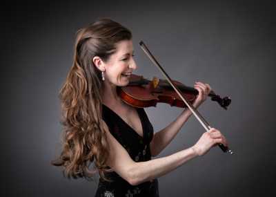 Julia Violinista Listing